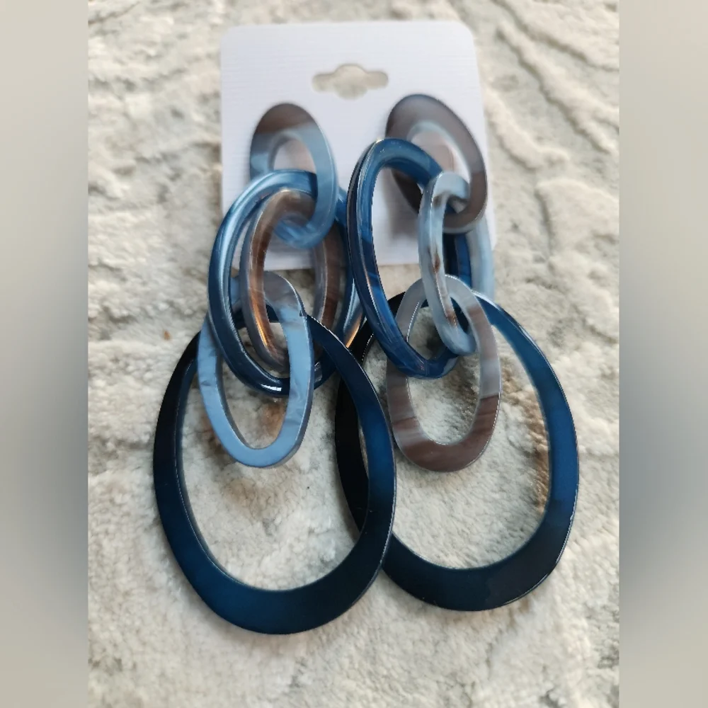 Sold!!! Brown Links with Marbeling Statement Earrings - Picture 9 of 11